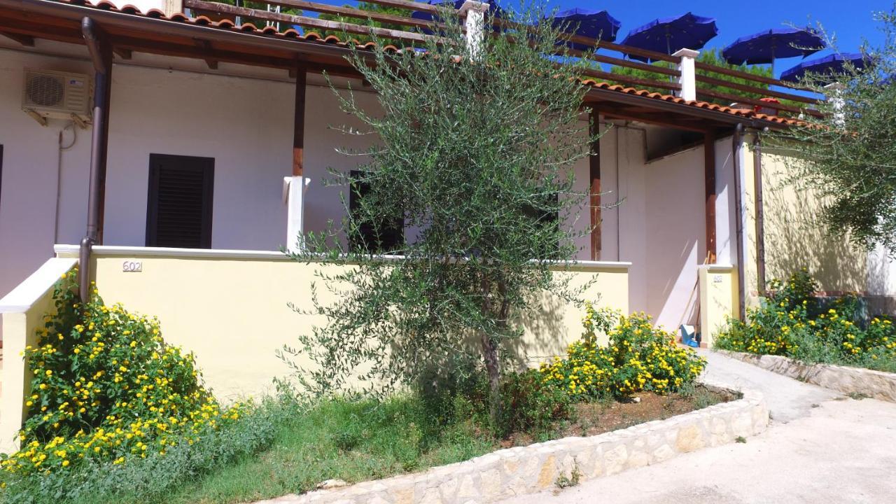 Villaggio Santo Stefano Vieste Bagian luar foto